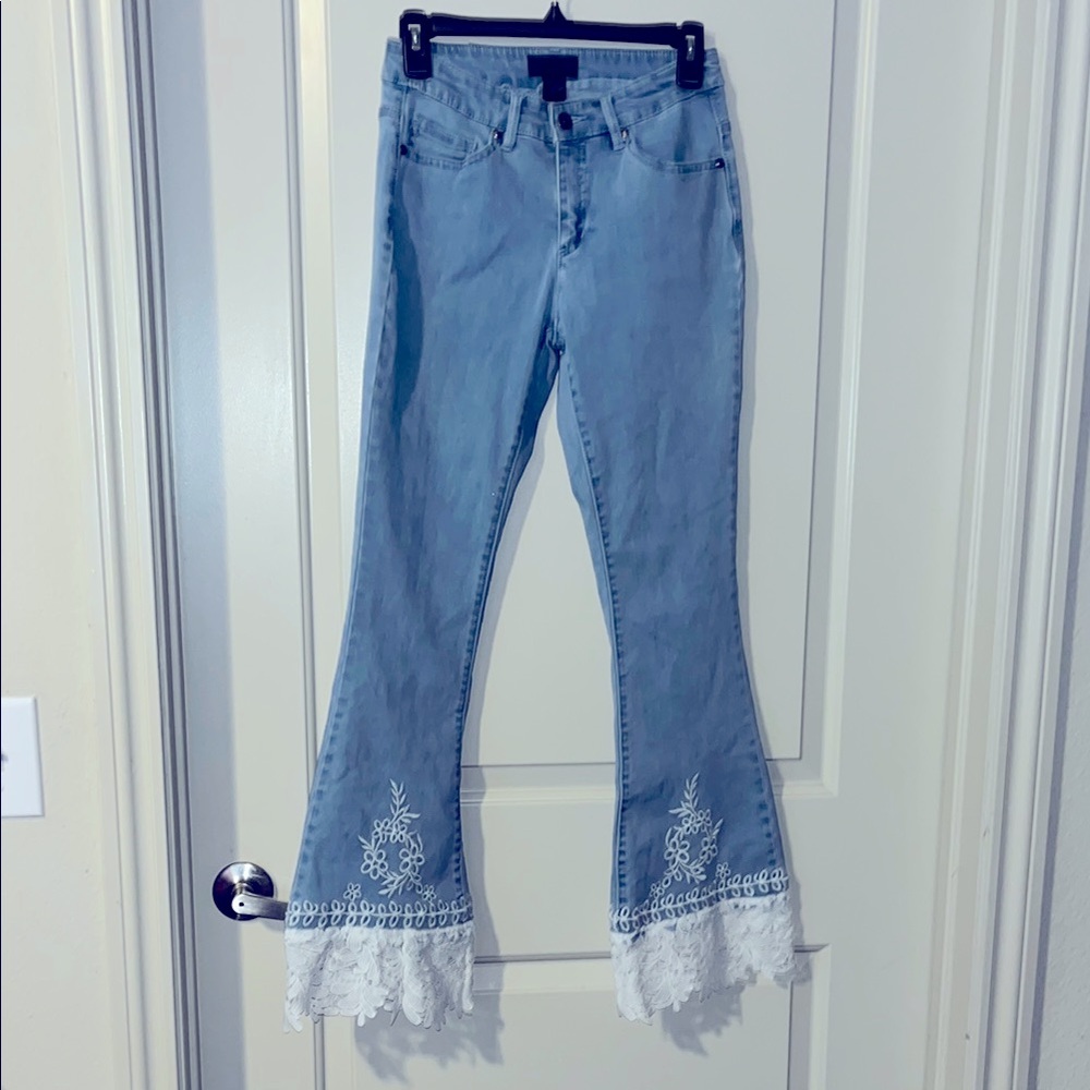 ERIC Women's Blue Flare Jeans with Lace Trim & embroidering Size 26